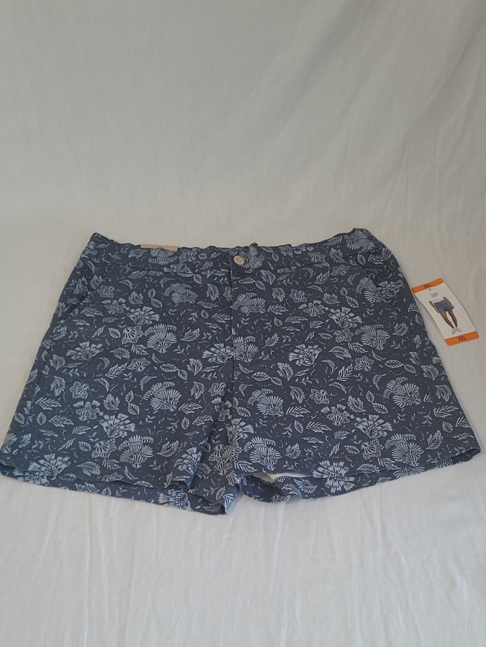 NWT JACHS Girlfriend Navy and White Floral Chino Shorts